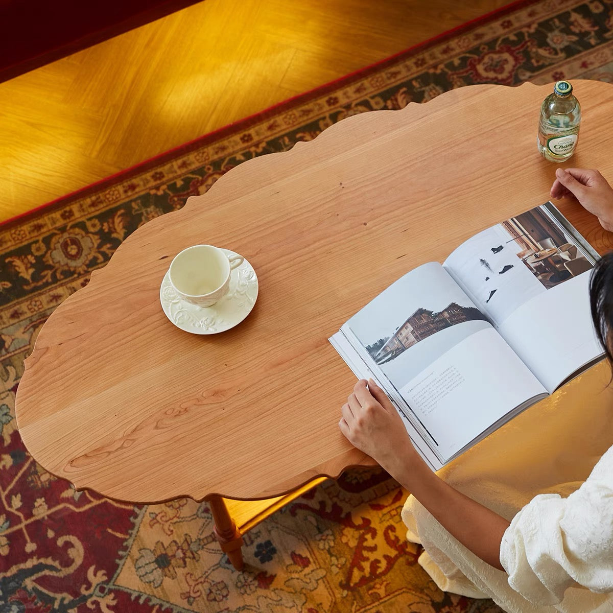 Vintage-Style 2-Tier Coffee Table