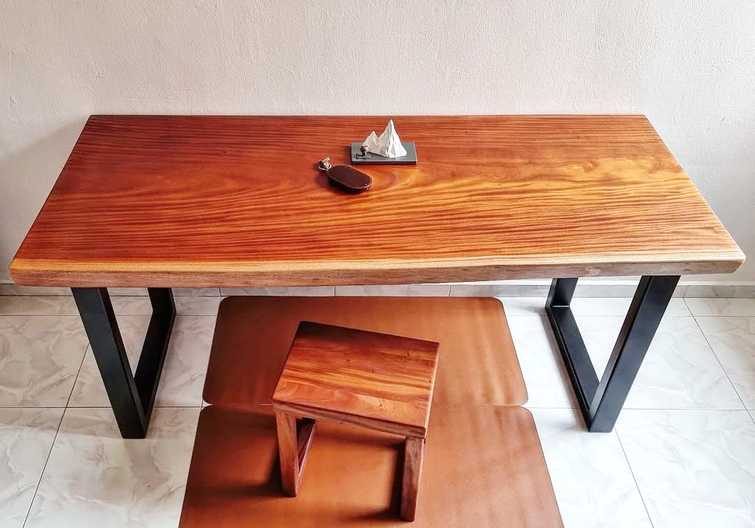 Table and Bar