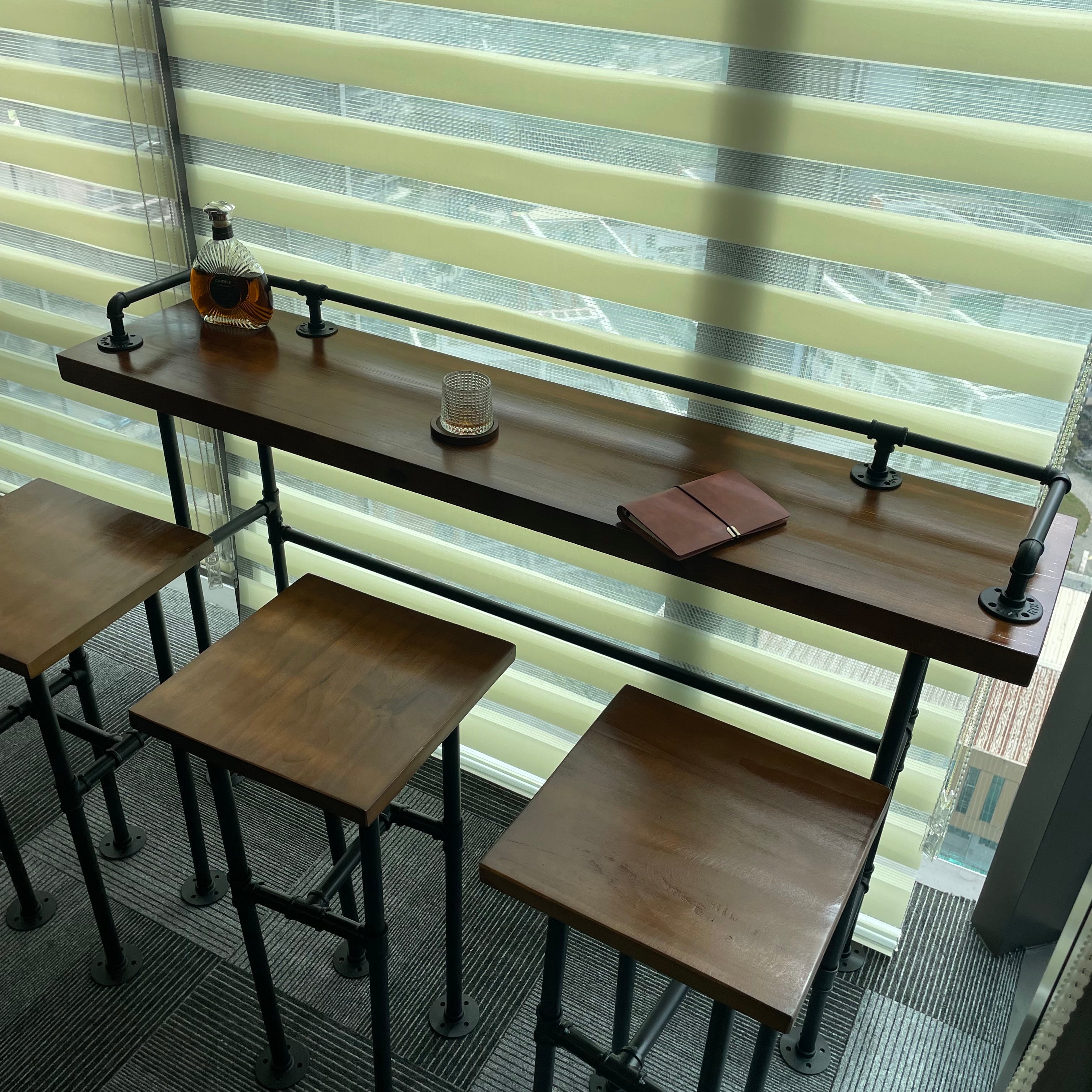Yoomuu - Black Pipe Frame Table